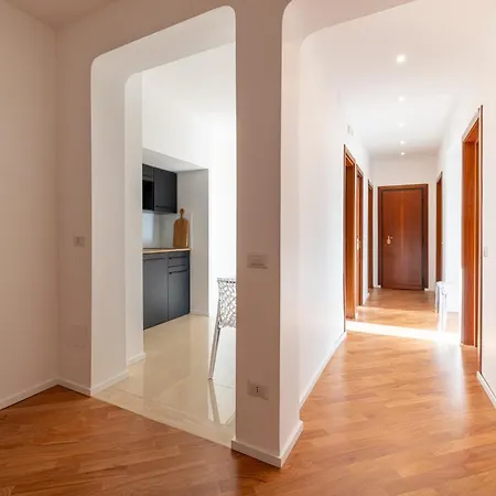 Vatican Rooftop Apartment *
